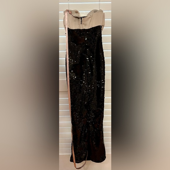 HOUSE OF CB - BLACK SEQUIN STRAPLESS BOW DRESS - Picture 11 of 15